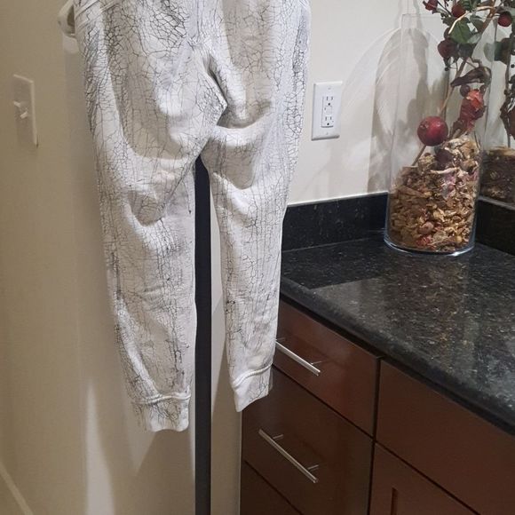 Lululemon Warm Down Jogger *7/8 Length size 8 - Picture 5 of 8